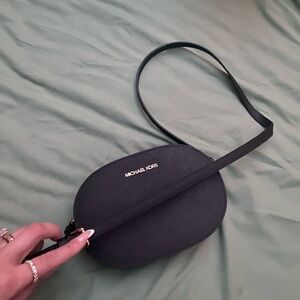 Michael Kors Elegant Black Crossbody Bag